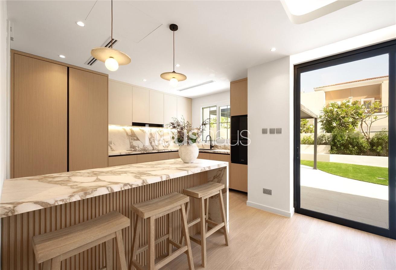 Fully Upgraded | Turnkey | 3 Bed + Maids photo 4