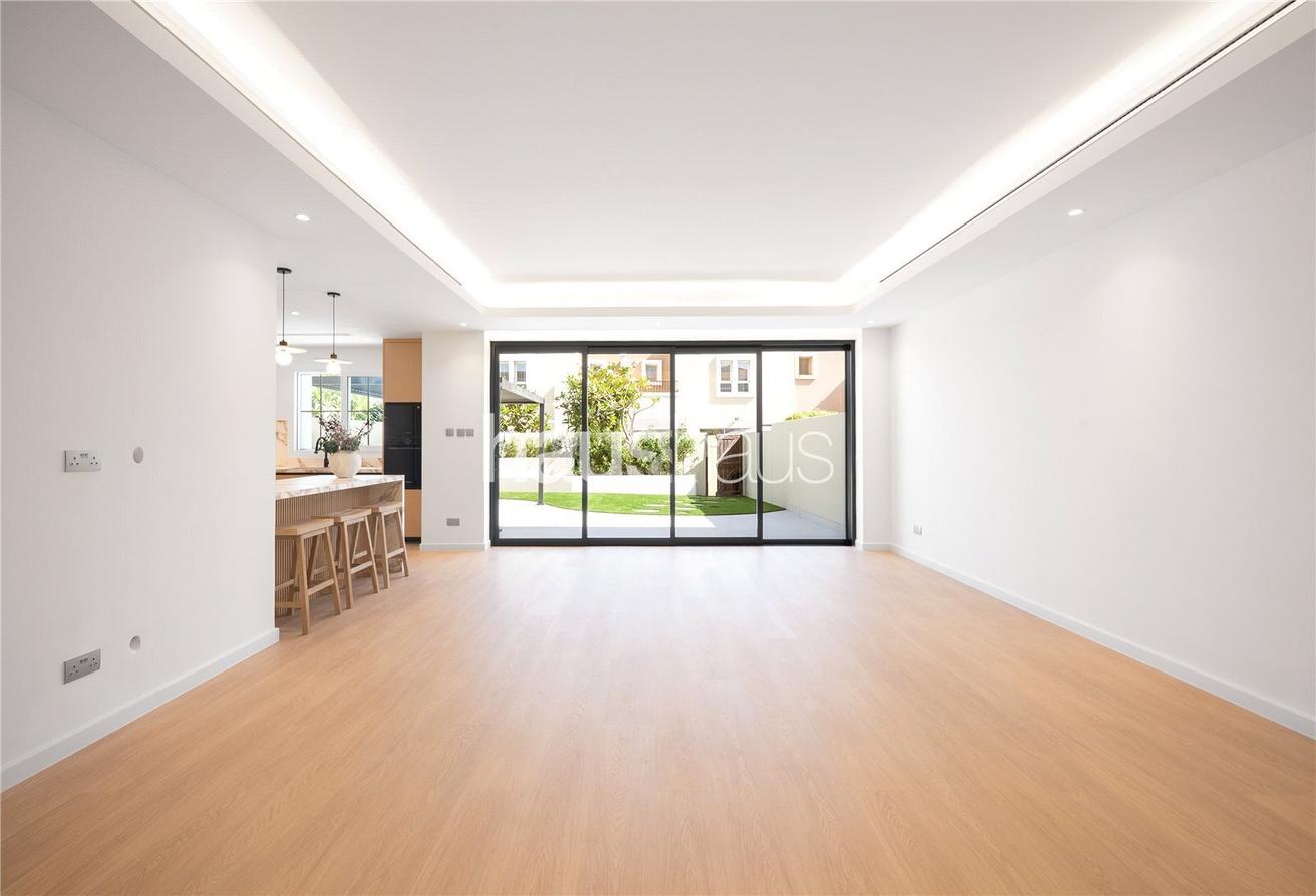 Fully Upgraded | Turnkey | 3 Bed + Maids photo 17