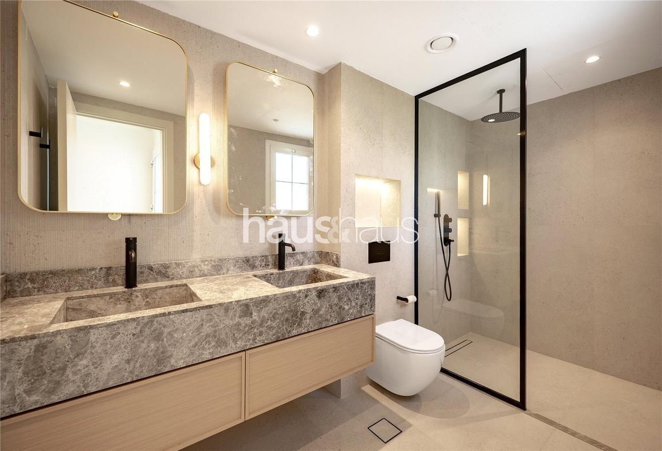 Fully Upgraded | Turnkey | 3 Bed + Maids photo 9