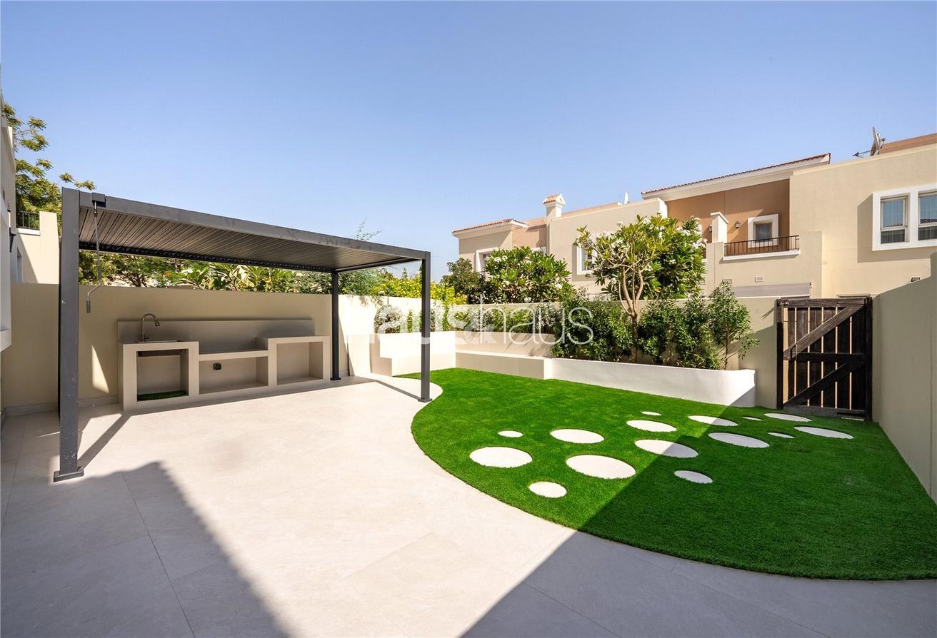 Fully Upgraded | Turnkey | 3 Bed + Maids photo 7