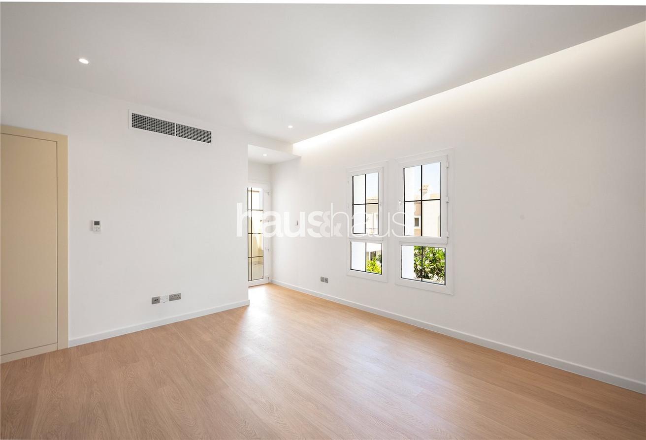Fully Upgraded | Turnkey | 3 Bed + Maids photo 12