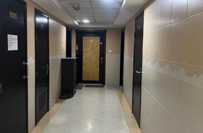 عمارة بالكامل - 8 غرف نوم - 8 حمامات للبيع في مجمع مويلح - تجارية مويلح - الشارقة