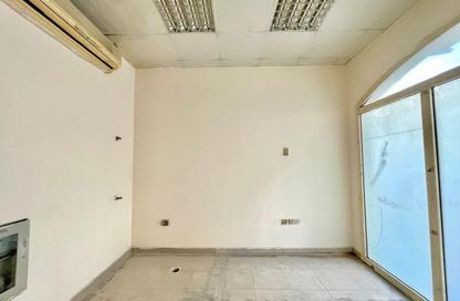 Shop - Studio for rent in Fire Station Road - Muwaileh - Sharjah