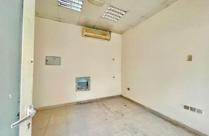 Shop - Studio for rent in Fire Station Road - Muwaileh - Sharjah