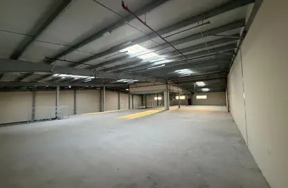 Warehouse - Studio - 4 Bathrooms for rent in Al Jurf 2 - Al Jurf - Ajman Downtown - Ajman
