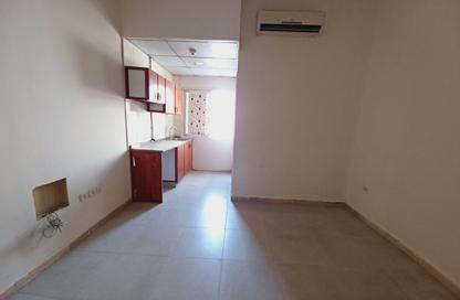 Apartment - Studio - 1 for rent in Fire Station Road - Muwaileh - Sharjah