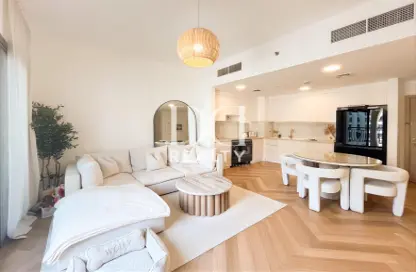 Apartment - 2 Bedrooms - 3 Bathrooms for sale in Hayat Boulevard 1B - Hayat Boulevard 1 - Hayat Boulevard - Town Square - Dubai