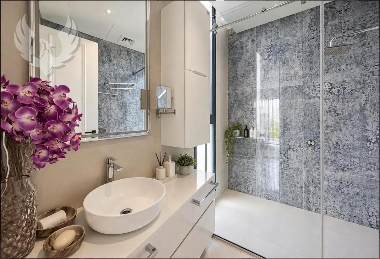 Living Tree, Rose-Blush+Emerald Bath, Corner Villa photo 15