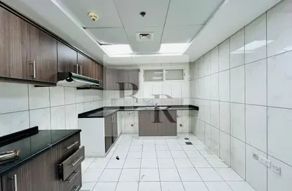 شقة - غرفة نوم - 2 حمامات للايجار في مجمع ار دي كي السكني - روضة أبو ظبي - أبوظبي