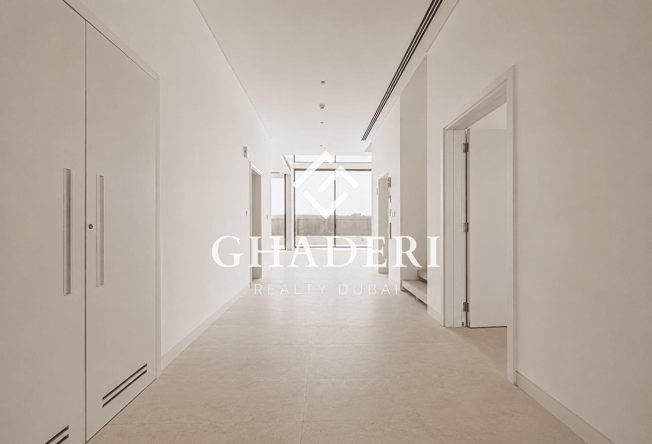 Vacant I Modern Villa I Area Specialist photo 9