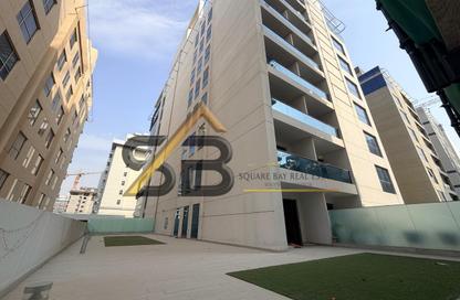 Apartment - 1 - 1 for rent in Central 1 Dubai 5 - Jumeirah Garden City - Al Satwa - Dubai