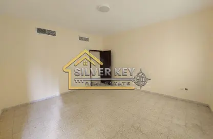 Apartment - 2 Bedrooms - 2 Bathrooms for rent in Abu Shagara building - Abu shagara - Sharjah