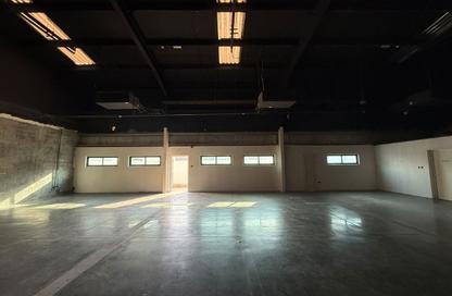 Warehouse - Studio - 1 for rent in Al Quoz Industrial Area - Al Quoz - Dubai