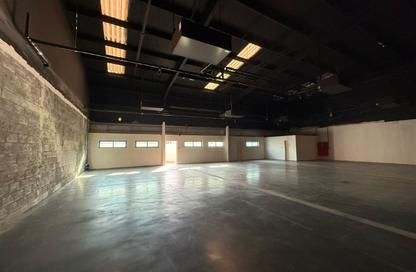 Warehouse - Studio - 1 for rent in Al Quoz Industrial Area - Al Quoz - Dubai