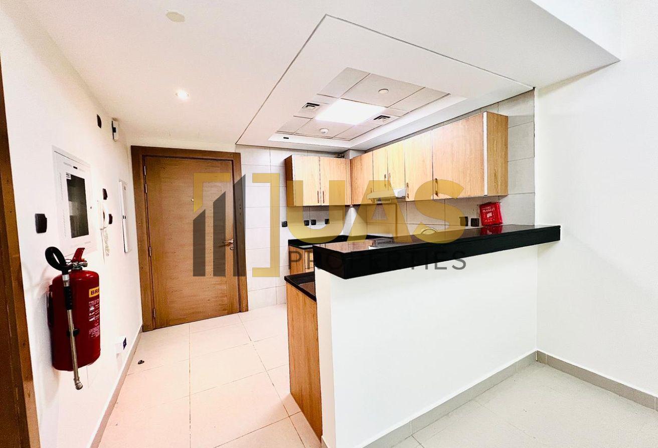 Huge 1BHK | Modern Layout | Prime Location photo 11