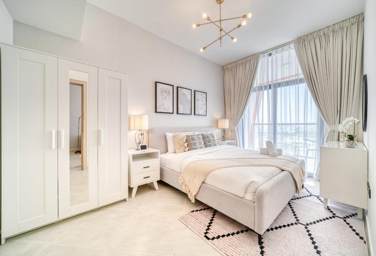 ELEGANTLY FURNISHED | BIGGER SIZE | MULTIPLE CHQ gallery image