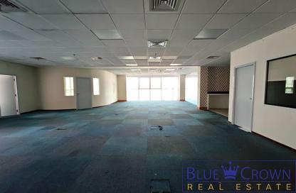 Office Space - Studio - 2 Bathrooms for rent in Golden Sands 20 - Al Mankhool - Bur Dubai - Dubai