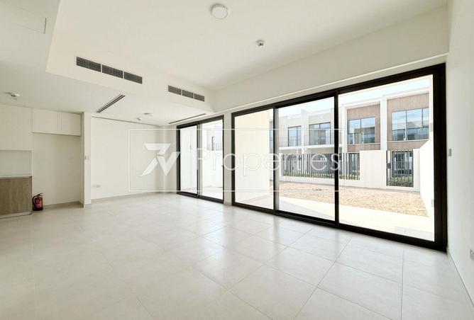3-bed townhouse in Talia · Vacant — photo 2