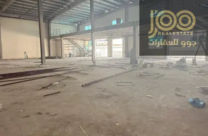 Warehouse - Studio - 2 Bathrooms for rent in Umm Al Thuoob - Umm Al Quwain