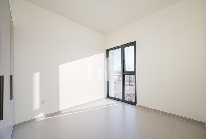 70282220 - صورة العقار 3