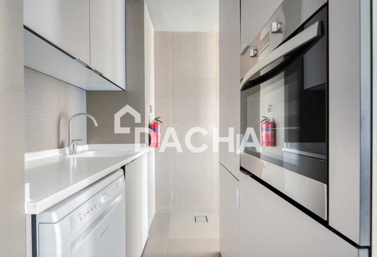 Marina View | Vacant | Upgraded | Fully Furnished photo 11