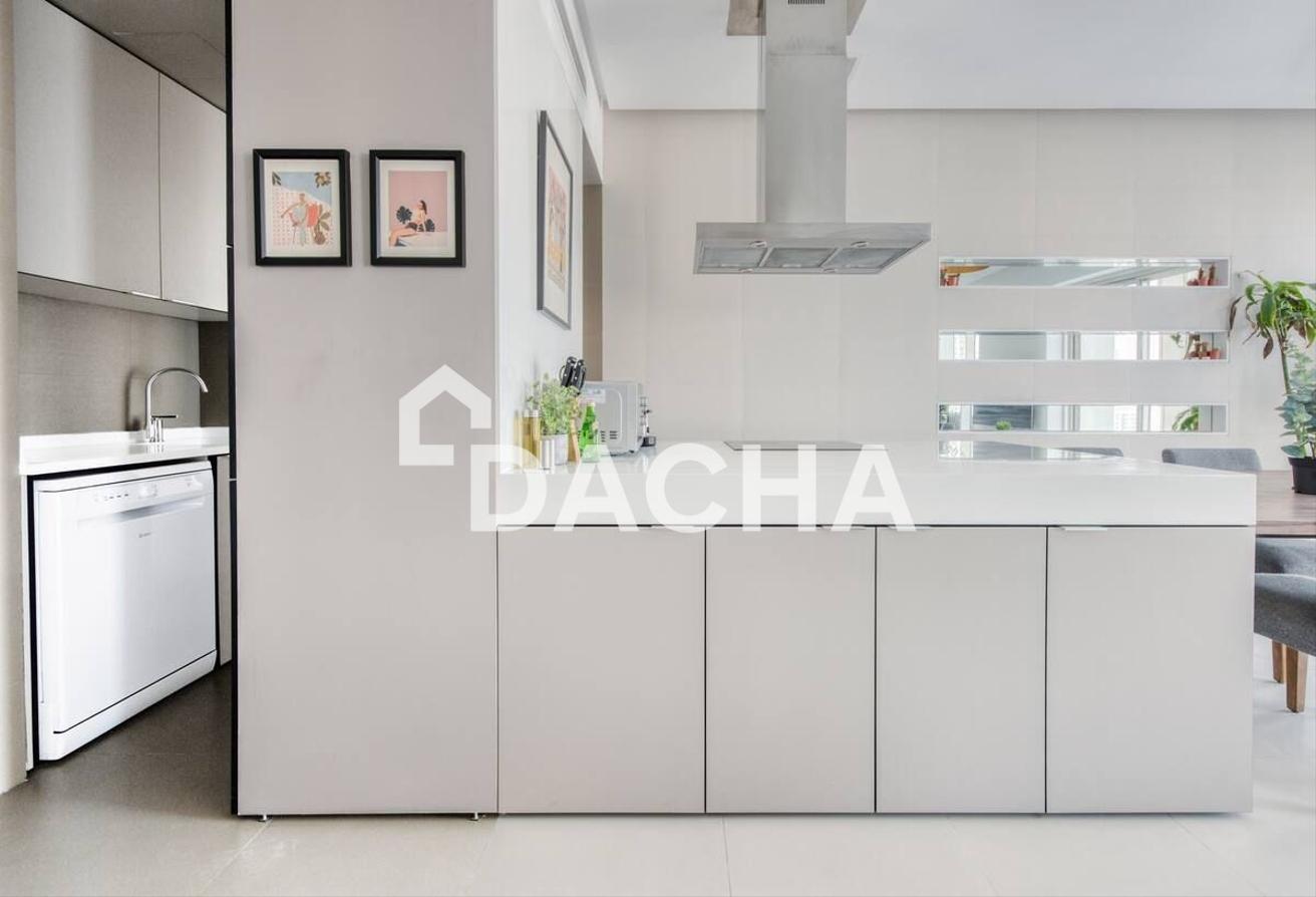 Marina View | Vacant | Upgraded | Fully Furnished photo 9