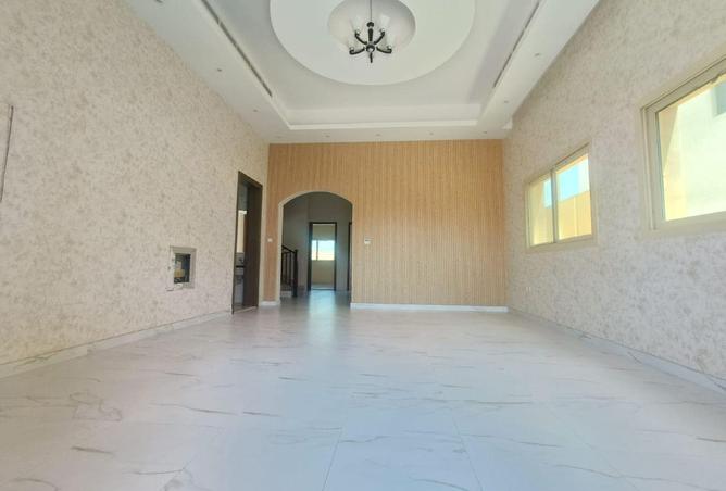 74623404 - Property Image 2