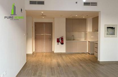Apartment - 1 Bedroom - 1 Bathroom for rent in Waters Edge - Yas Island - Abu Dhabi