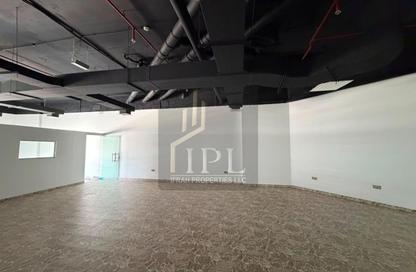 Shop - Studio for rent in IT Plaza - Dubai Silicon Oasis - Dubai
