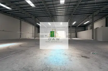 Warehouse - Studio - 2 Bathrooms for rent in Umm Al Thuoob - Umm Al Quwain
