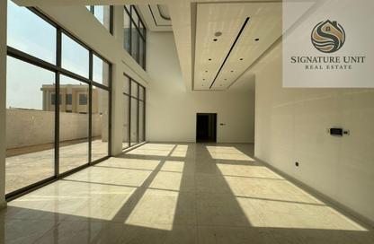 Villa - 5 Bedrooms - 7+ Bathrooms for rent in Al Aweer 1 - Al Aweer - Dubai