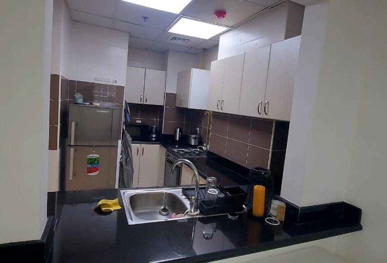 Fully Furnished Large Layout Attractive Price photo 7