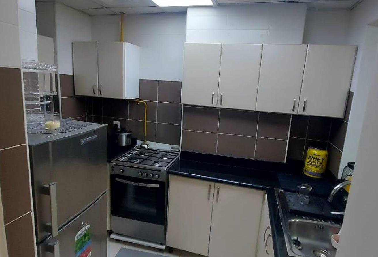 Fully Furnished Large Layout Attractive Price photo 3
