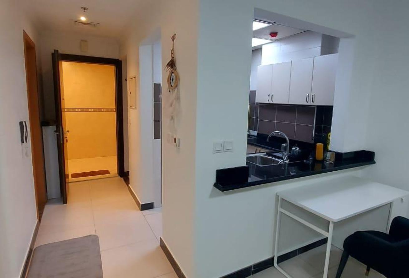 Fully Furnished Large Layout Attractive Price photo 2