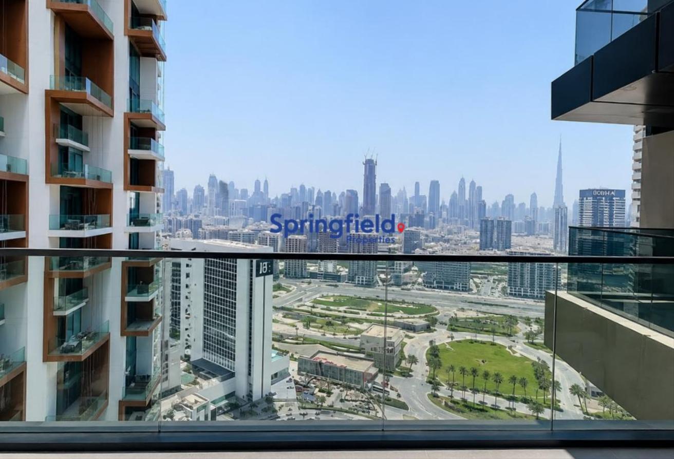 Higher Floor | Vacant | Skyline View photo 3