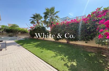 Villa - 4 Bedrooms - 4 Bathrooms for rent in District 9 - Jumeirah Park - Dubai