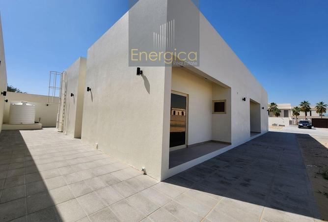 60156517 - Property Image 2