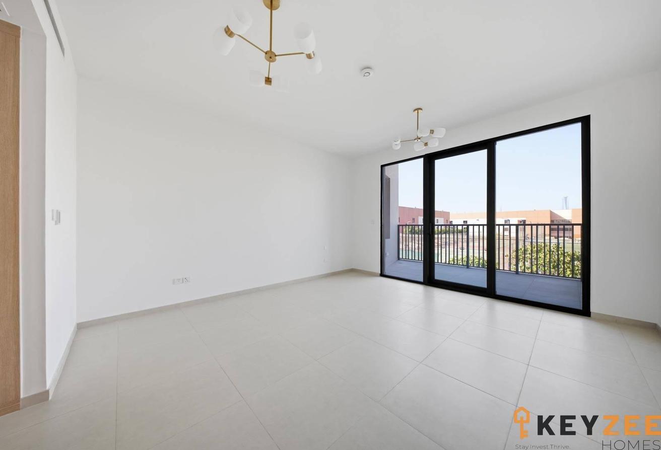 Upgraded - Single Row - Vastu Compliant Corner Unit photo 23