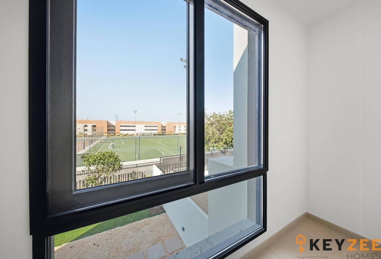 Upgraded - Single Row - Vastu Compliant Corner Unit photo 18