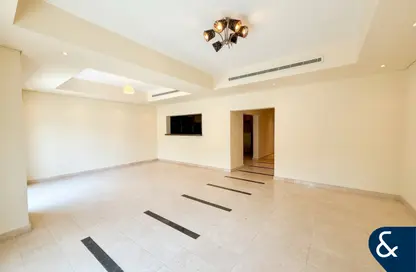 تاون هاوس - 3 غرف نوم - 3 حمامات للبيع في فيلات طراز دبي - القرية الشمالية - الفرجان - دبي