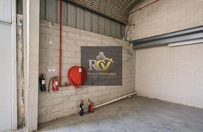 Warehouse - Studio - 1 for rent in Ras Al Khor - Dubai