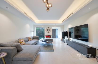 Villa - 4 Bedrooms - 3 Bathrooms for rent in Meadows 8 - Meadows - Dubai
