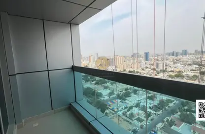 Apartment - 1 Bedroom - 2 Bathrooms for rent in Corniche Tower - Ajman Corniche Road - Ajman