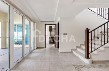 Villa - 3 Bedrooms - 3 Bathrooms for rent in District 5 - Jumeirah Park - Dubai