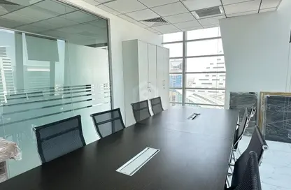 مكتب - غرفة نوم - 1 حمام للايجار في القمة - الخليج التجاري - دبي