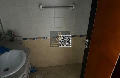 Apartment - 2 Bedrooms - 3 Bathrooms for rent in Corniche Tower - Ajman Corniche Road - Ajman
