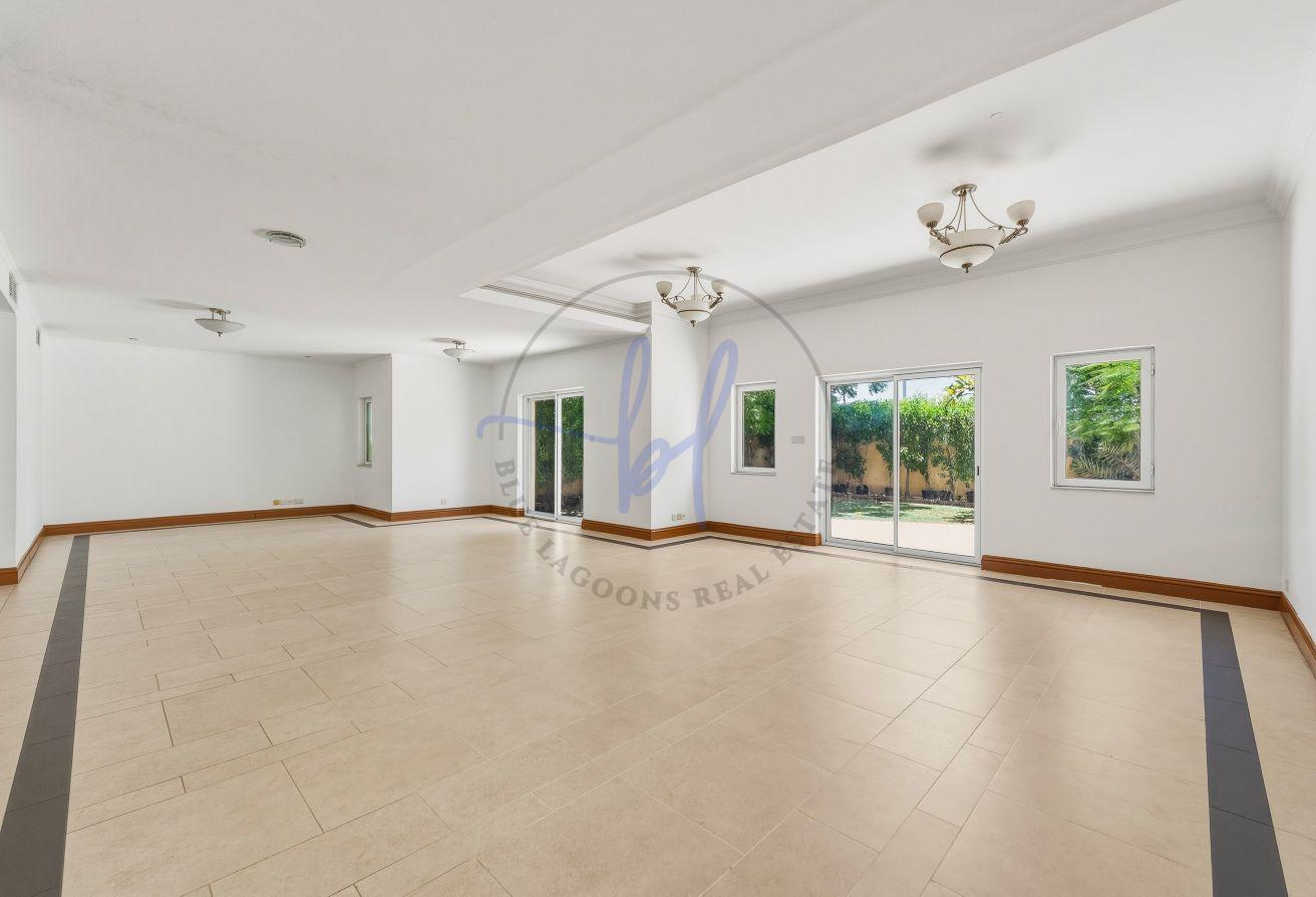 Lush Private Garden | Vacant Now | Villa in Phase2 photo 3