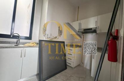 شقة - 2 غرف نوم - 2 حمامات للايجار في مساكن كورنيش عجمان - طريق كورنيش عجمان - عجمان