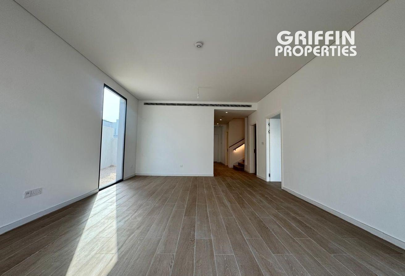 4BED| BRAND NEW | GATED COMMUNITY | AMAZING LAYOUT photo 10