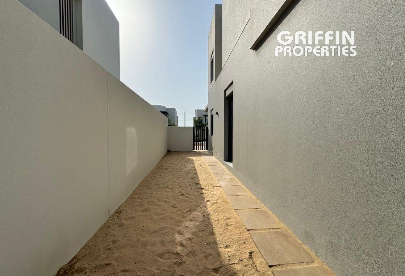4BED| BRAND NEW | GATED COMMUNITY | AMAZING LAYOUT photo 17